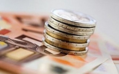 Χαράτσι 22%. Μισθωτοί, συνταξιούχοι και αγρότες θα πληρώσουν αν δεν χρησιμοποιούν τις κάρτες