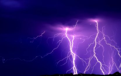 Χαλάζι, κεραυνοί, ισχυροί άνεμοι και έντονη βροχόπτωση προκάλεσαν προβλήματα στην Αιγιάλεια