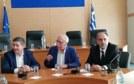 Σύσκεψη στην Περιφέρεια παρουσία του υπουργού Δ. Βίτσα για το μεταναστευτικό- Η επόμενη ημέρα