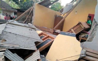 Ινδονησία: Τουλάχιστον 384 νεκροί από ισχυρό σεισμό και τσουνάμι στο νησί Σουλαουέζι