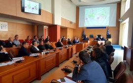 Συνάντηση Κατσιφάρα με Δημάρχους: «Να προετοιμάσουμε έγκαιρα έργα για την επόμενη προγραμματική περίοδο»