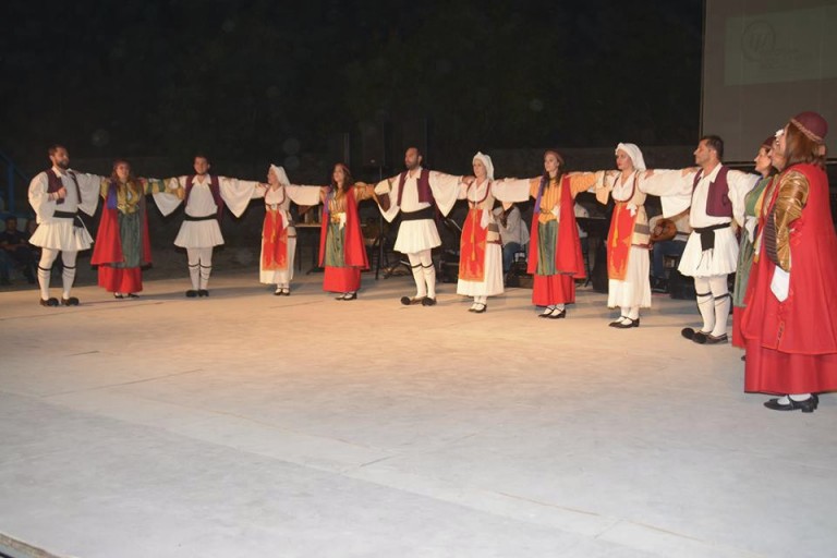 ΧΟΡΕΥΤΙΚΟΣ ΟΜΙΛΟΣ ΚΑΜΑΡΩΝ: Ξεκίνησαν και πάλι τα μαθήματα παραδοσιακού χορού για όλα τα τμήματα