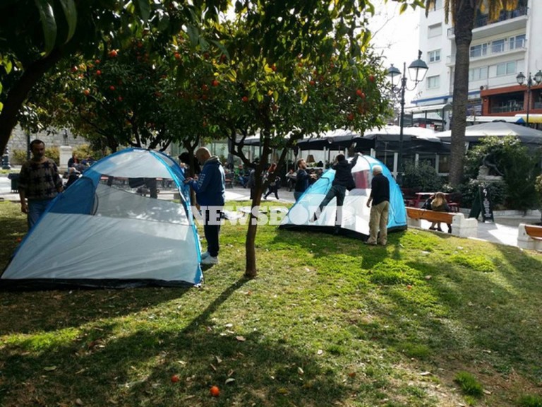 Στήνονται σκηνές από τους αγρότες στο Σύνταγμα
