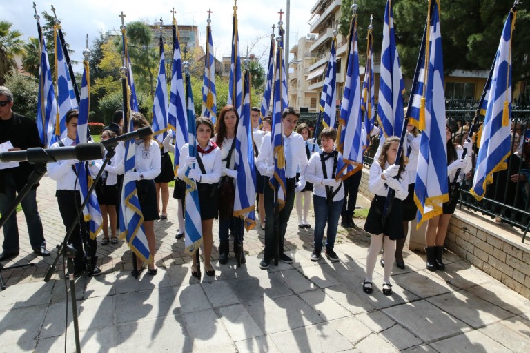 Οι μαθητές του Αιγίου απέδωσαν φόρο τιμής στους Ήρωες του ΄21