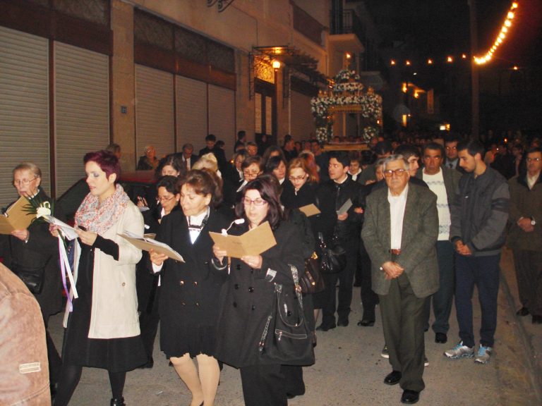 Εγκώμια του Επιτάφιου Θρήνου από την Πολυφωνική Χορωδία Αιγιαλείας