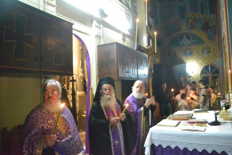 Κοσμοπλημμύρα στις εκκλησίες του Αιγίου σήμερα Μεγάλη Πέμπτη