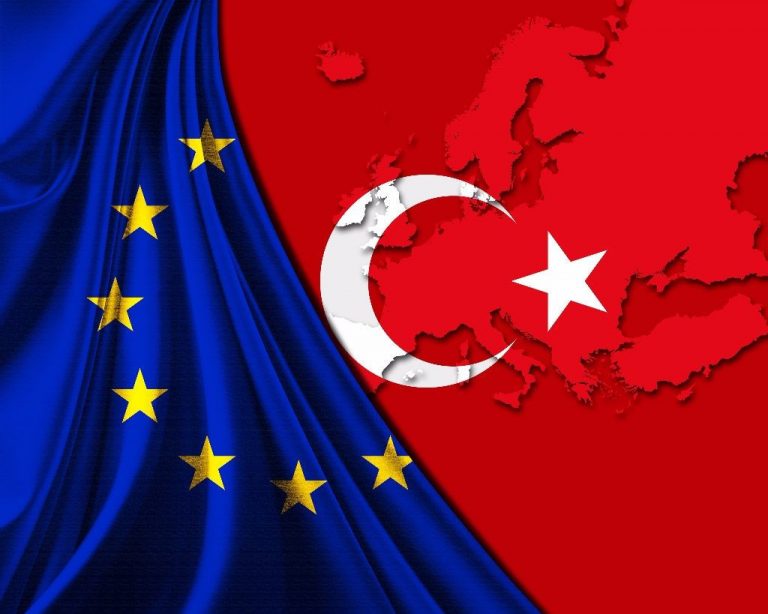 Αντικρουόμενα μηνύματα για τη συμφωνία Ε.Ε. – Τουρκίας από Κομισιόν και Γιούνκερ