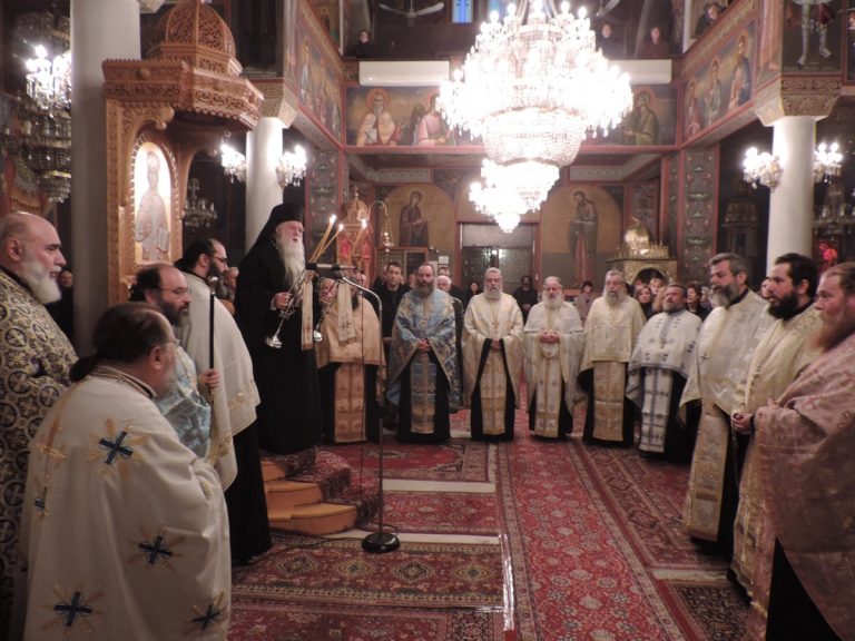 Ιερείς Ιεράς Μητροπόλεως Καλαβρύτων και Αιγιαλείας: “Με τον “Πλούτο” στο πρόσωπο του Σεβ. Αμβροσίου διακωμωδήθηκε ο ίδιος ο θεσμός της Εκκλησίας”