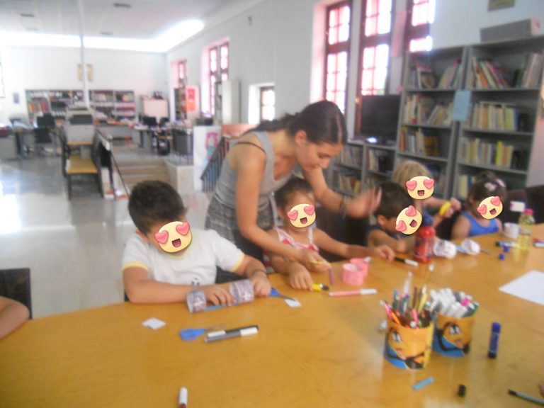 Δημοτική Βιβλιοθήκη Αιγίου: “Τρία διαφορετικά υλικά”