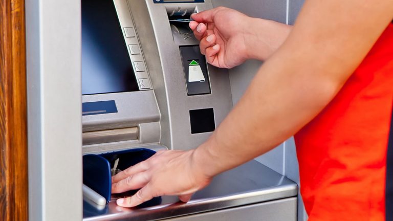 Capital controls: «Βύθισαν» τις εξαγωγές το πρώτο εξάμηνο