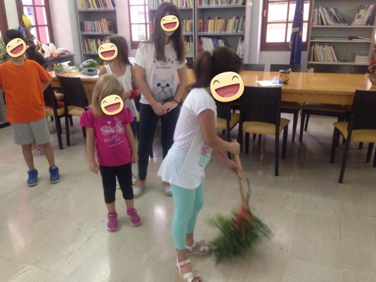 Δημοτική Βιβλιοθήκη Αιγίου: Αποστολή – “Μια Σκούπα”