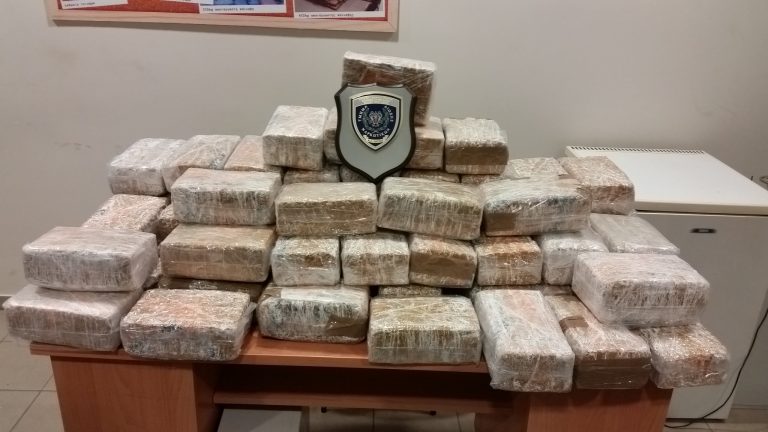 Εντοπισμός μεγάλης ποσότητας ναρκωτικών ουσιών στην Πάτρα και σύλληψη αλλοδαπού