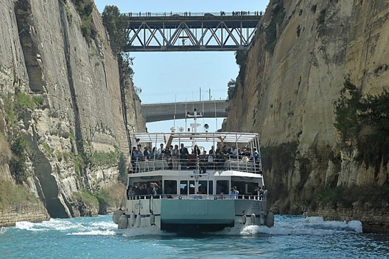 Εκδρομή στην Ιερά Μονή Οσίου Ποταπίου, Διάπλους της Διώρυγας της Κορίνθου Λίμνη Βουλιαγμένης, Καταρράκτες