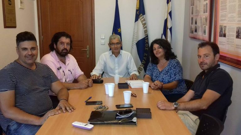 Συνάντηση μελών του Εμπορικού Συλλόγου Αιγιάλειας με τον Άγγελο Τσιγκρή