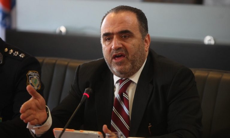 Σφακιανάκης: SOS – Μη βάζετε φωτογραφίες τα παιδιά σας με μαγιό