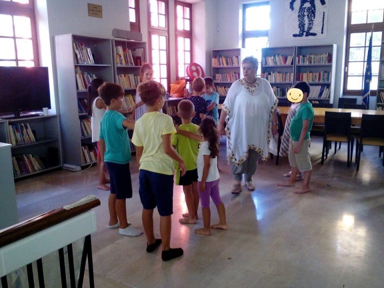 ΔΗΜΟΤΙΚΗ ΒΙΒΛΙΟΘΗΚΗ ΑΙΓΙΟΥ: “Οι λέξεις ως σημεία, ένα παιχνίδι αφήγησης και συγγραφής με αφετηρία τρεις λέξεις”
