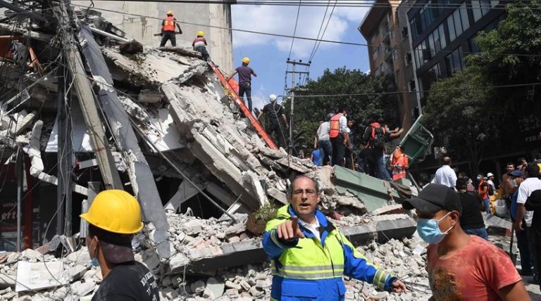Εκατοντάδες νεκροί από τα φονικά 7,1 Ρίχτερ στο Μεξικό: 216 θύματα, οι 21 μαθητές σε σχολείο