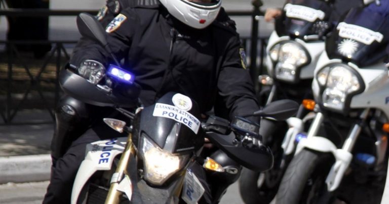 Συνελήφθησαν κοντά στη λαϊκή αγορά του Αιγίου τρεις άνδρες για παράνομη άσκηση υπαίθριου εμπορίου