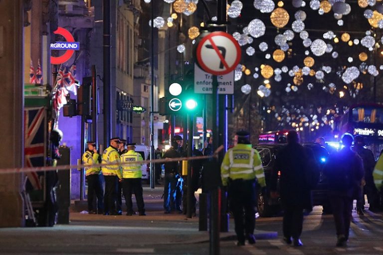 Ισχυρή αστυνομική δύναμη στην Oxford Street – Εκκενώθηκε σταθμός του μετρό στο Λονδίνο