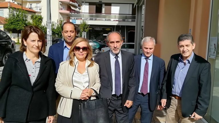 Επίσκεψη Περιφερειάρχη στο Κέντρο Κοινότητας στο Αίγιο – Έχουν εγγραφεί 400 ωφελούμενοι