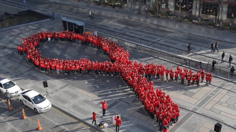 Παγκόσμια Ημέρα κατά του AIDS: Mείωση της εξάπλωσης του ιού στην Ελλάδα