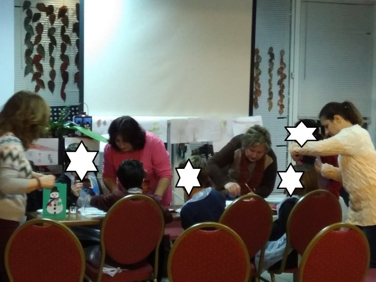 Ιόνιος Βιβλιοθήκη:  «Κόβω, κολλάω, χρωματίζω και το δένδρο μου στολίζω»