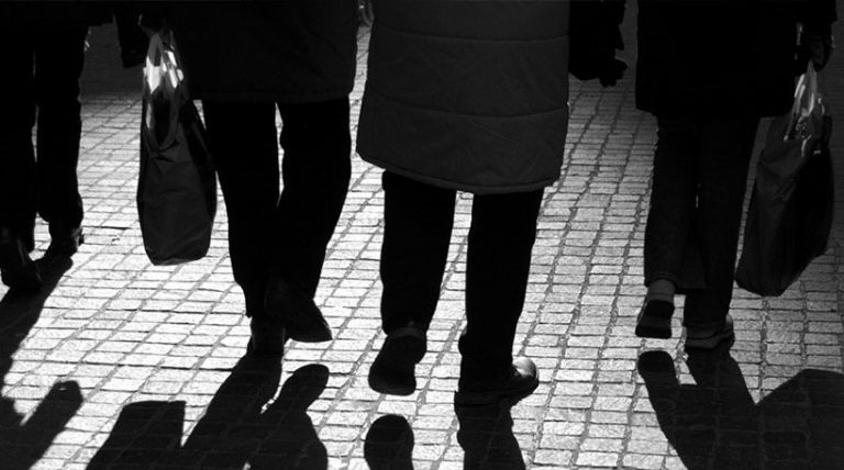 Είδος προς… εξαφάνιση η μεσαία τάξη: Υπό φτωχοποίηση 700.000 Έλληνες