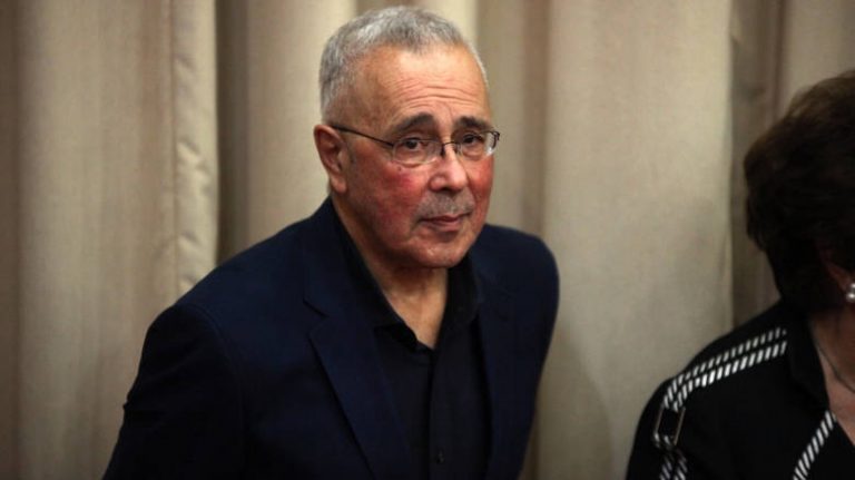 Επιστολή παραίτησης έστειλε στον πρωθυπουργό ο Κώστας Ζουράρις