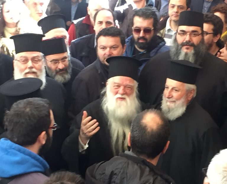 Σε εξέλιξη η δίκη του Σεβασμιοτάτου κ. Αμβροσίου στο Δικαστικό Μέγαρο Αιγίου – Θα συνεχιστεί έως αργά το βράδυ