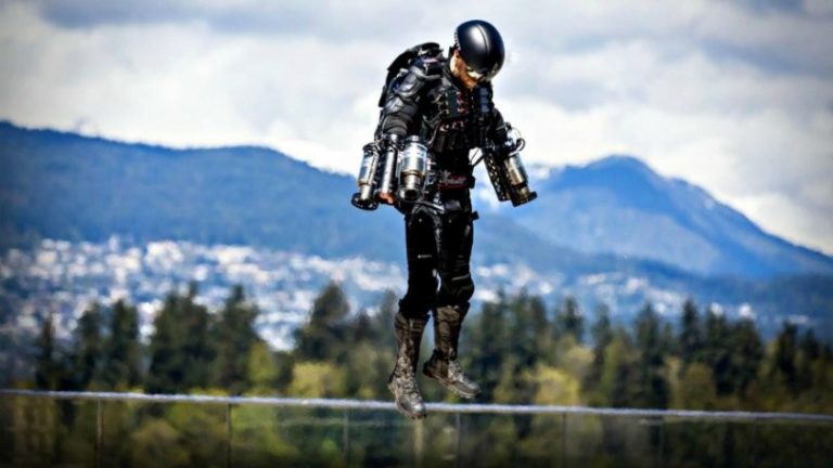 Βγαίνει στην αγορά η «ιπτάμενη στολή» του Iron Man
