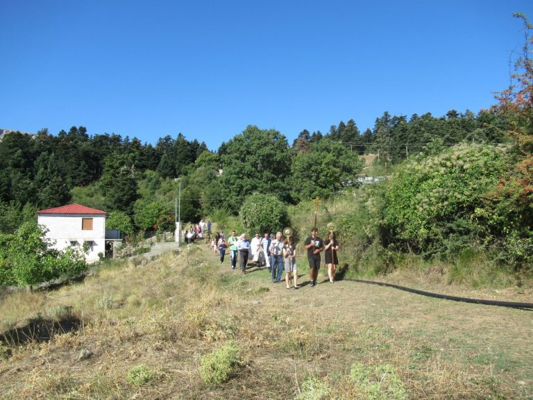 Στο μαγευτικό Μικρόνι τιμήθηκε και εφέτος η μνήμη του Αγίου Νεκταρίου