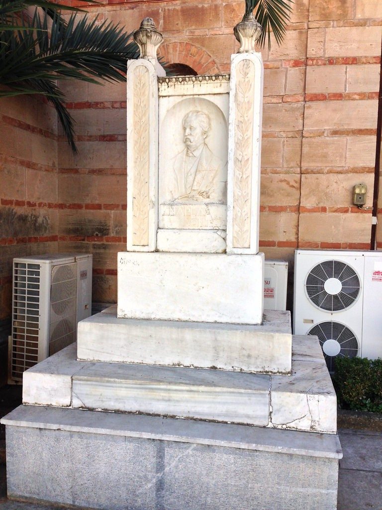 Διευκρινίσεις από την Ιερά Μητρόπολη σχετικά με τον εντοπισμό δοχείου με τα οστά του Ανδρέα Λόντου