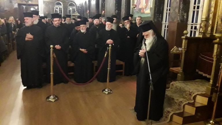Αμβρόσιος: “‘Όταν έχω σοβαρά προβλήματα, τα κάνω ένα… πακετάκι και να τα εναποθέτω στα πόδια της Παναγίας μας”