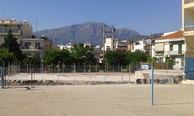 Αναζητείται λύση για την ανέγερση νέας αίθουσας εκδηλώσεων του 1ου Γυμνασίου Αιγίου