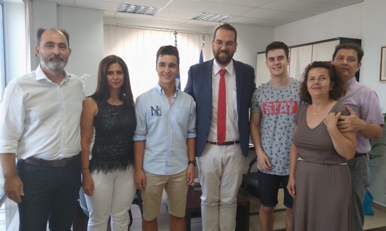 Στο Νεκτάριο Φαρμάκη και ο αριστούχος από το Αίγιο Γιάννης Παπαγεωργίου