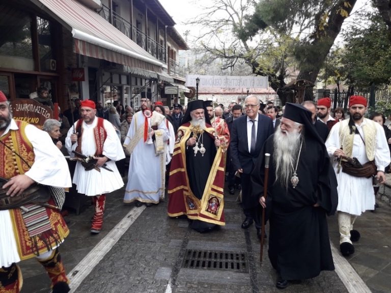 Με τη δέουσα επισημότητα η τελετή Ενθρονίσεως του Σεβασμιωτάτου Μητροπολίτου κ. Ιερωνύμου στα Καλάβρυτα