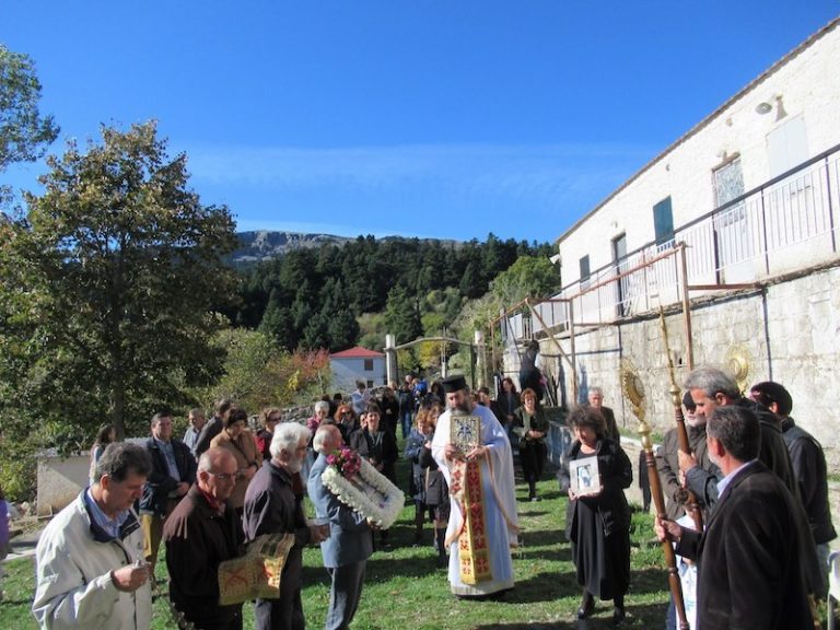 Η γιορτή του Αγίου Νεκταρίου στο ορεινό Μικρόνι