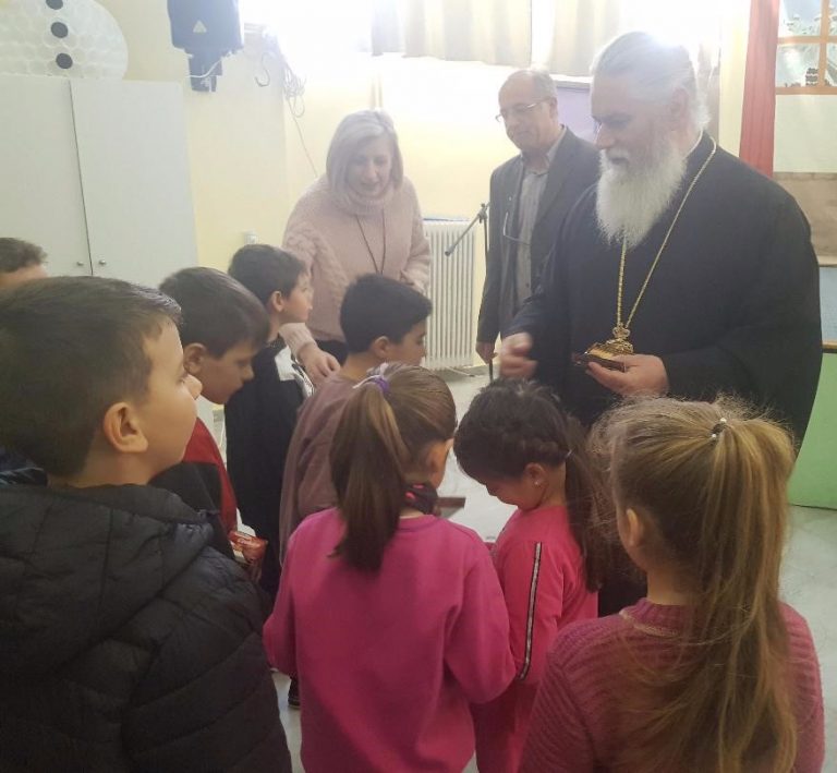 Επισκέψεις Ιερώνυμου στο 6ο Δημοτικό σχολείο και στο 1ο και 2ο Λύκειο Αιγίου