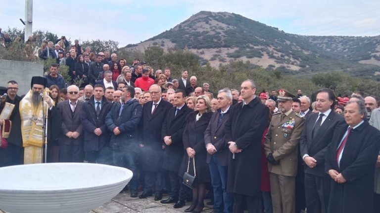 Ο Δήμαρχος Καλαβρύτων στις εκδηλώσεις μνήμης για την 77η επέτειο του Ολοκαυτώματος στο Δομένικο Ελασσόνας