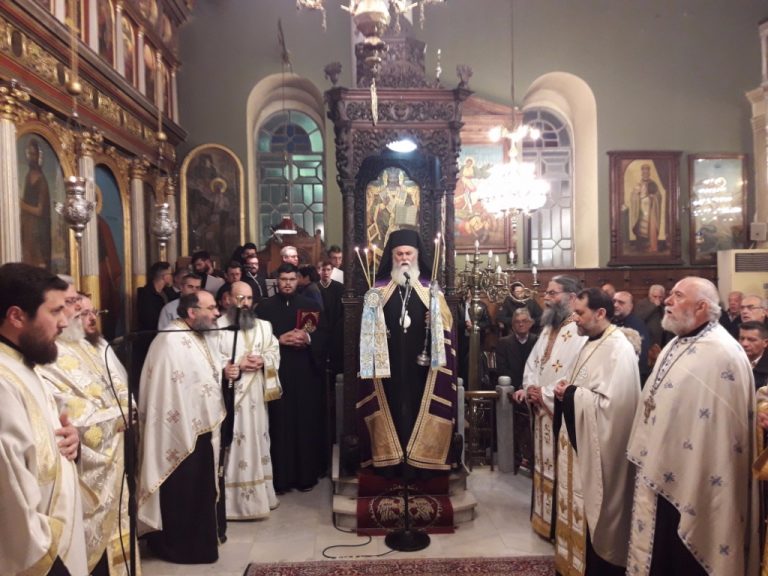 Σε κλίμα κατάνυξης ο Α΄Κατανυκτικός Εσπερινός στον Ιερό Παμμεγίστων Ταξιαρχών Αιγίου