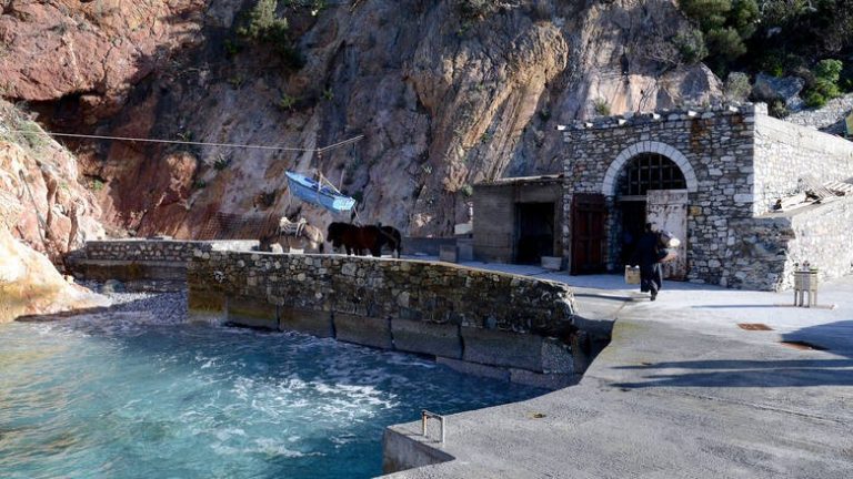 Αναστέλλεται έως τις 30 Μαρτίου η είσοδος στο Άγιο Όρος