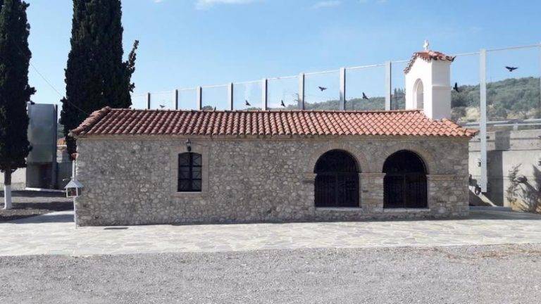 Πανηγυρίζει το εξωκκλήσιο Αγίων Κωνσταντίνου και Ελένης στον Λόγγο Αιγιαλείας