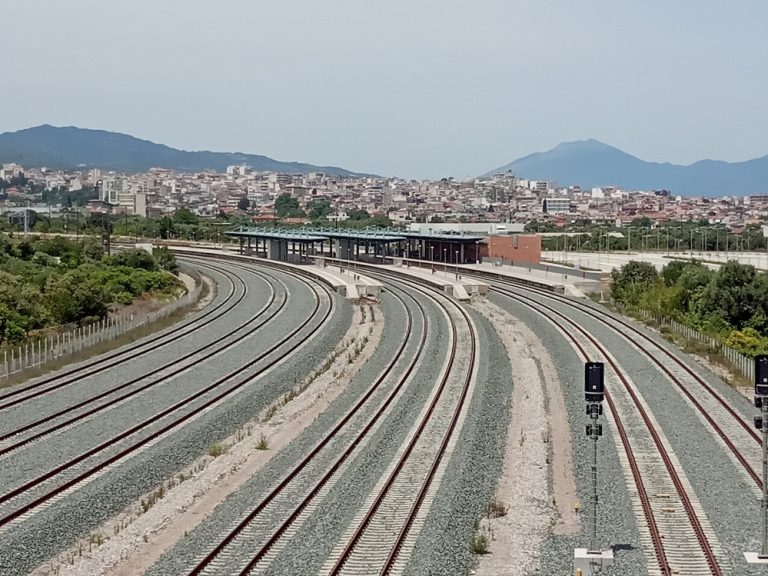 Θετικές εξελίξεις για την οδική σύνδεση με το νέο σιδηροδρομικό σταθμό Αιγίου