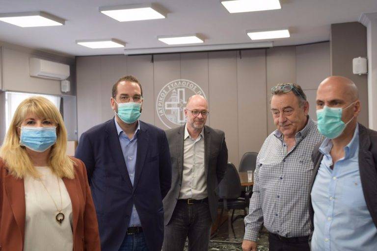 Διανομή υλικού από την Περιφέρεια σε υγειονομικούς φορείς και σώματα ασφαλείας της Αχαΐας