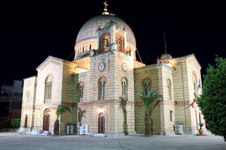 Ακολουθία του Ακαθίστου Ύμνου και βραδινή Θεία Λειτουργία στον Ιερό Ναό Φανερωμένης Αιγίου