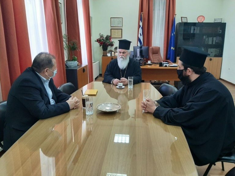 Επίσκεψη Μητροπολίτη Ιερωνύμου στον Δήμαρχο Αιγιαλείας Δημήτρη Καλογερόπουλο