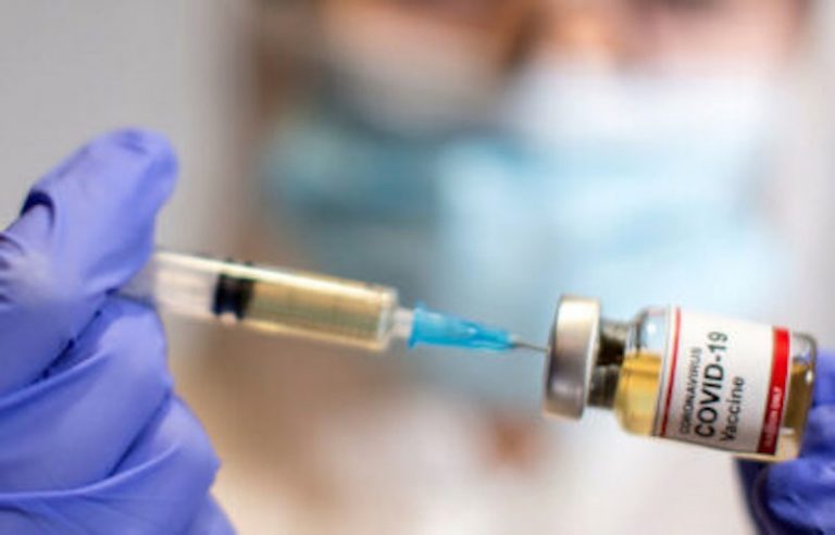 Έτοιμος για συνδρομή στους εμβολιασμούς ο Δήμος Αιγιαλείας, με διάθεση κτιρίων και νοσηλευτών