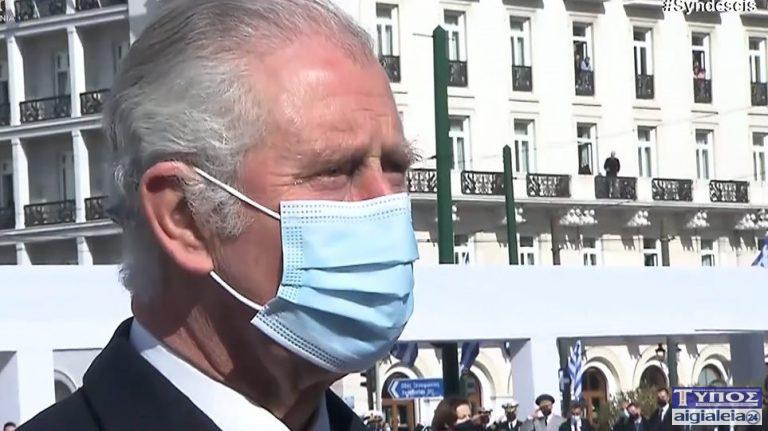 Δάκρυσε ο πρίγκιπας Κάρολος στην κατάθεση στεφάνων
