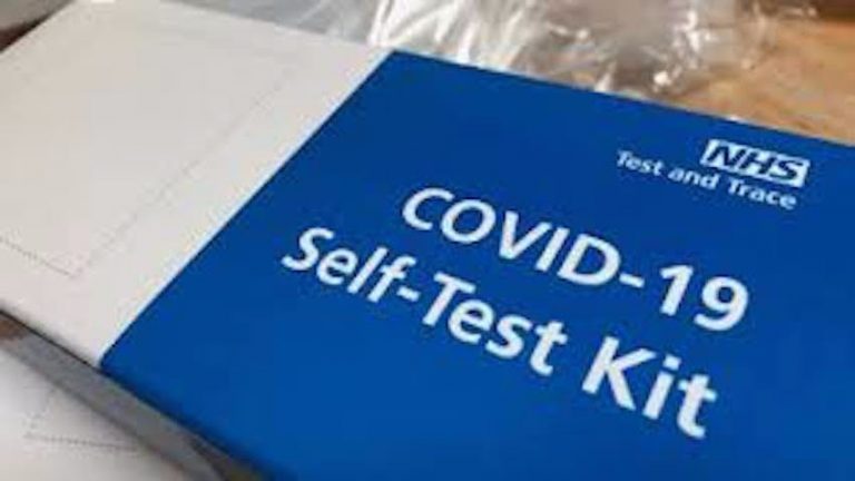 ΠΑΕΚ: Διευκρινήσεις για τα self-test εργοδοτών και αυτοαπασχολούμενων