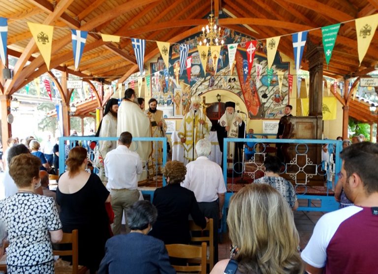 Με κατάνυξη ο εορτασμός των Αγίων Πάντων στο Νεκροταφείο Αιγίου